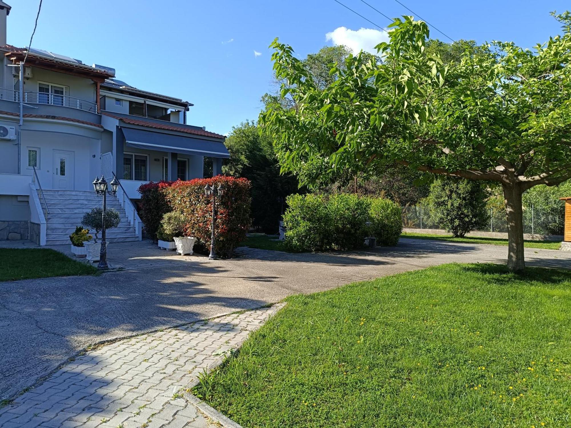 Xenia Apartment Nea Iraklitsa Exterior photo